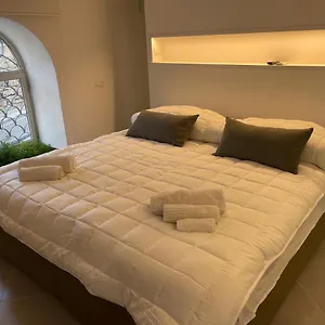  Appartamento Cathedral House Design